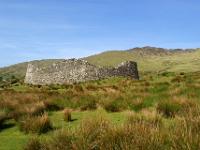 Staigue Fort ist umgeben von Bergen - Ring of Kerry, Co. Kerry